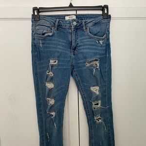 Forever 21 ripped skinny jeans